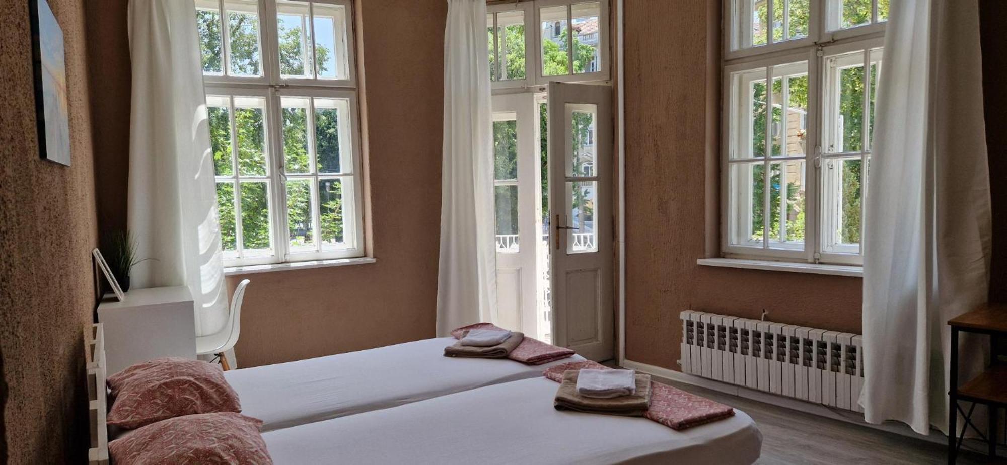 Lambo'S Corner Varna - Guest Rooms Luaran gambar